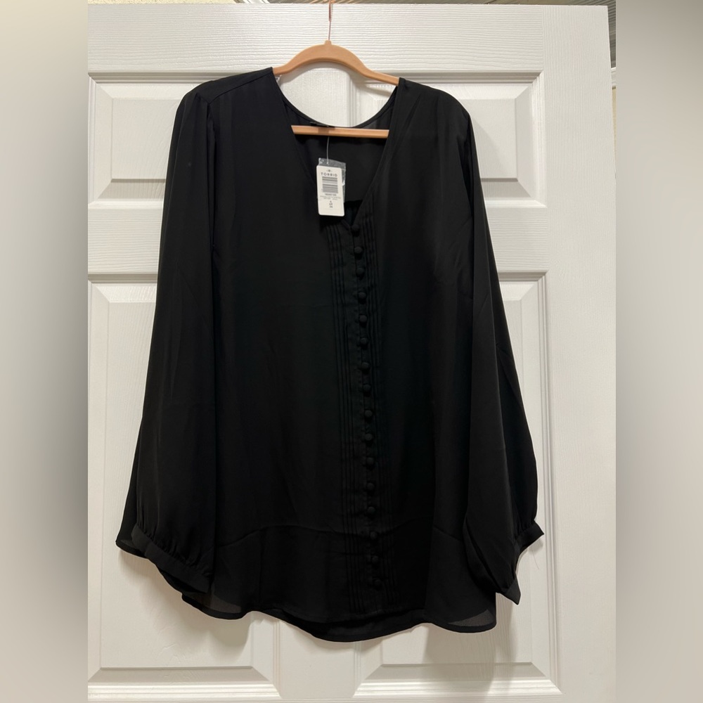 Torrid NWT Black size 4 top